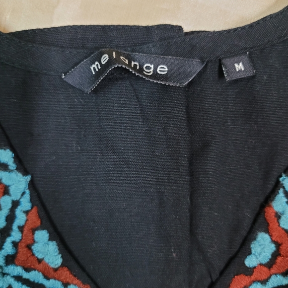 💫Melange Embroidered Kurta - Picture 6 of 10